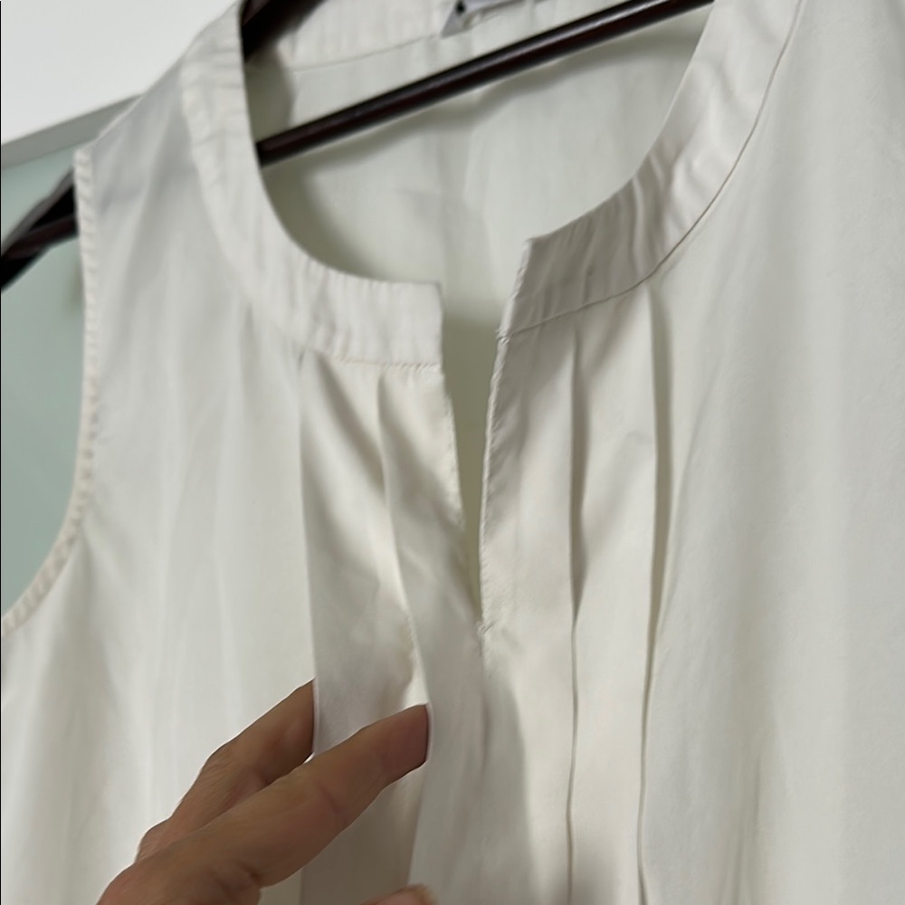Calvin Klein Oysyer White Tuxedo Blouse - Picture 2 of 3